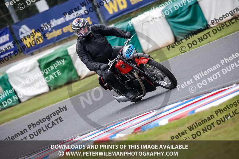 Vintage motorcycle club;eventdigitalimages;mallory park;mallory park trackday photographs;no limits trackdays;peter wileman photography;trackday digital images;trackday photos;vmcc festival 1000 bikes photographs